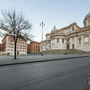 White Flat Colosseo , Rome Italie