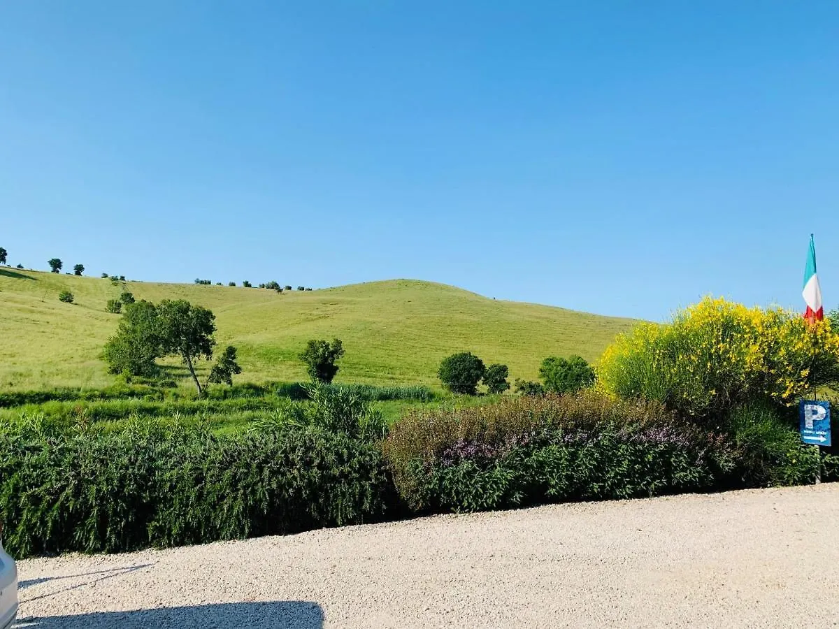 8380 Agriturismo L'Oleandro مونتيميرانو مزرعة للإقامة